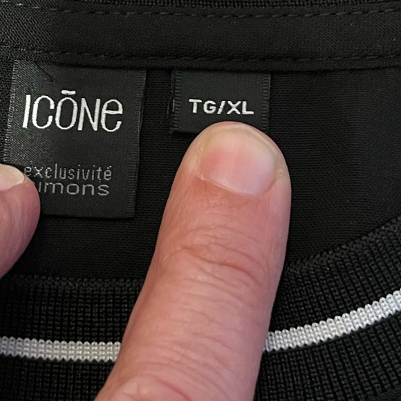 ICÔNE by Simons black blouse, women’s size XL. - Picture 2 of 8